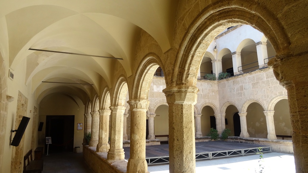 Alghero_St_Francis_Cloister