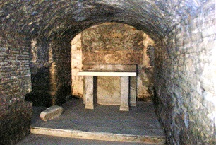 Amphitheatre_Chapel_Carthage
