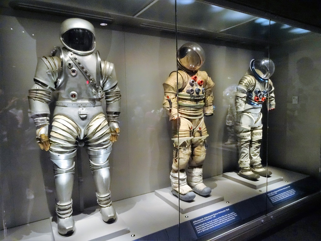 Astronauts_Suits_Cape_Kennedy