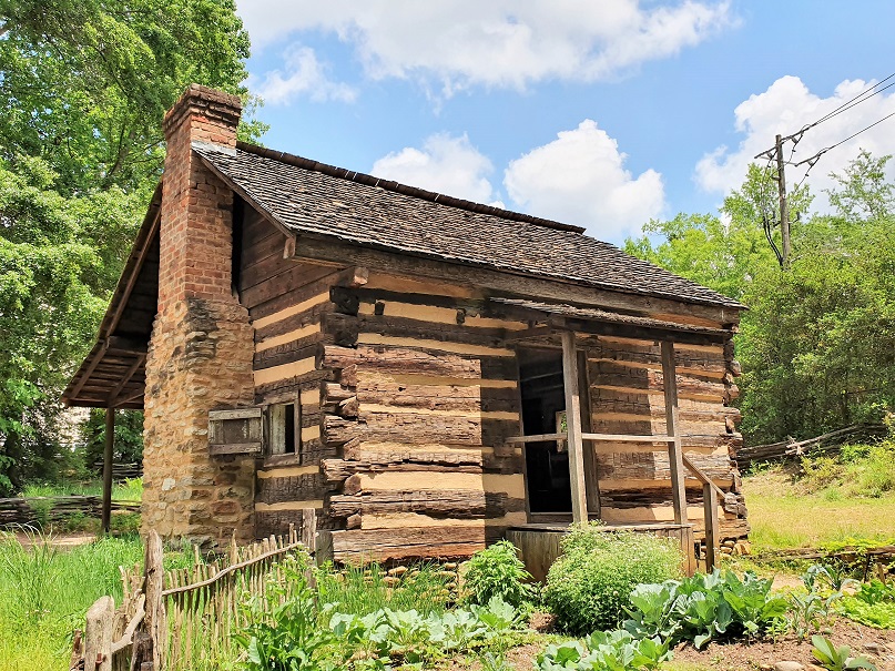 Atlanta_Centre_Slaves_Cabin