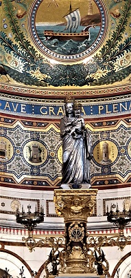 Behind_Main_Altar_Notre_Dame Behind_Main_Altar_Notre_Dame