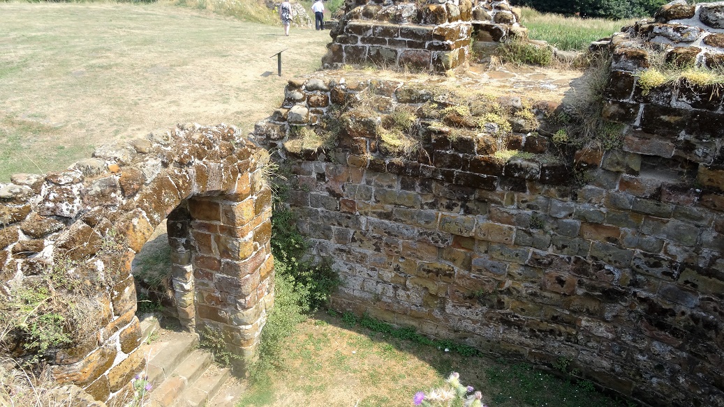 Bolingbroke_Castle_Kitchen_Tower
