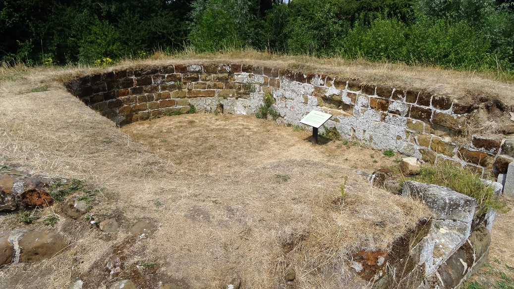 Bolingbroke_Castle_Receivers_Tower