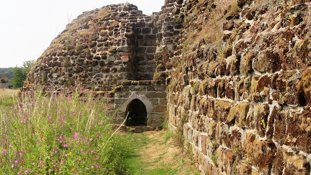 Bolingbroke_Castle_Tower_with_Latrines