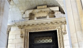 Cathedral_of_St_Domnius_Small_Sarcophagus_ Cathedral_of_St_Domnius_Small_Sarcophagus_