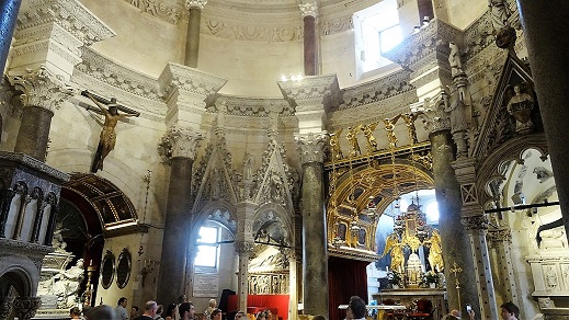Cathedral_of_St_Domnius_interior_3_1_