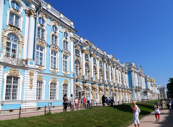 Catherines_Palace_Facade