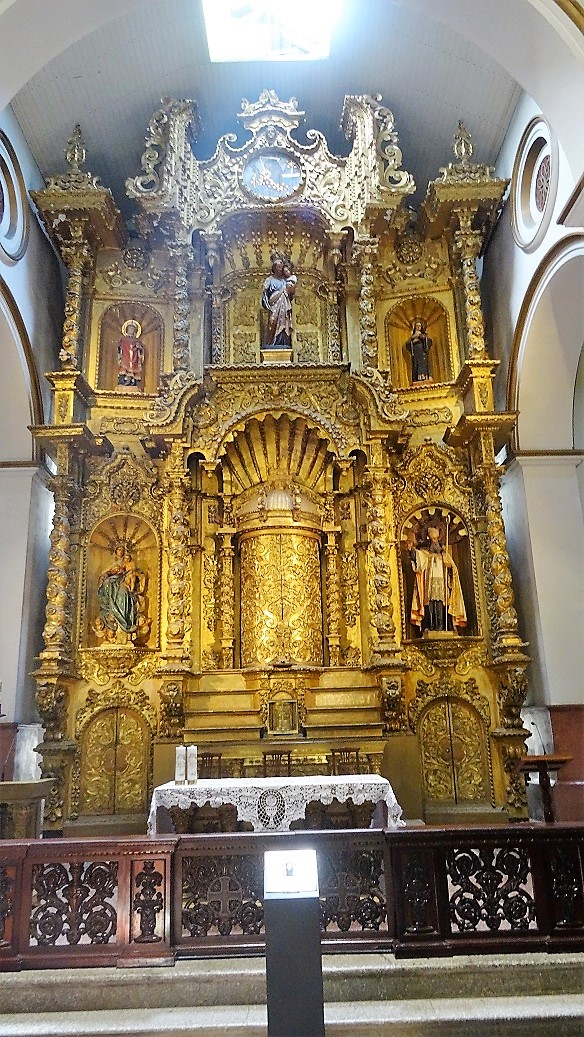 Church_of_St_Joseph_Altar