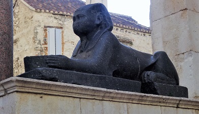 Diocletians_Palace_Lion