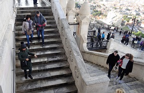 Drawbridge_and_Stairs_Notra_Dame