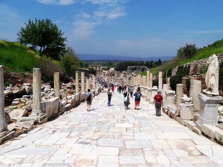 Ephesus_Kurets_Street