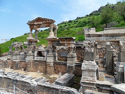 Ephesus_Traian_Fountain