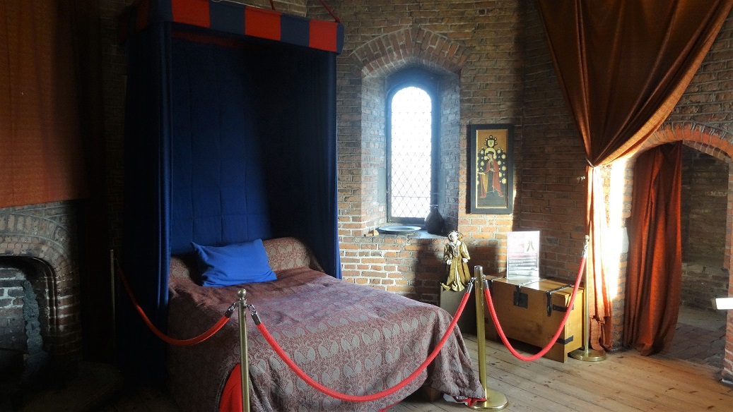 Gainsborough_Old_Hall_Tower_Bedroom Gainsborough_Old_Hall_Tower_Bedroom
