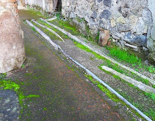 Herculaneum_Water_pipes