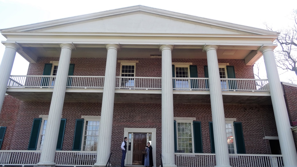 Hermitage_Read_Facade
