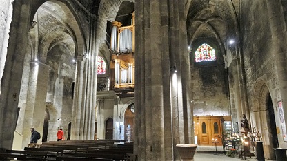 Interior_on_Entrance_St_Victor_Abbey