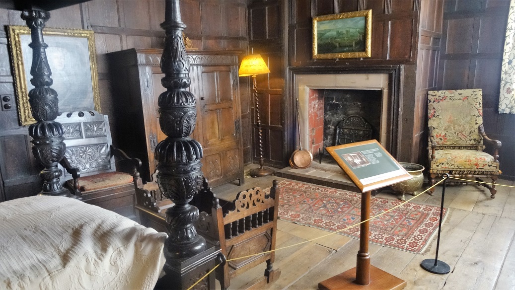 Kenilworth_Castle_Gatehouse_Room