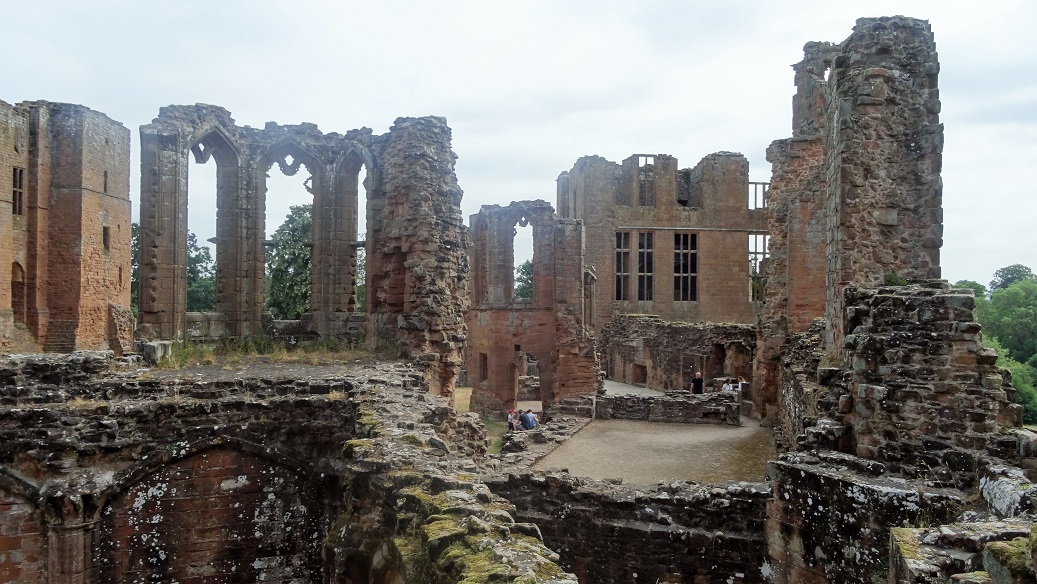 Kenilworth_Castle_Great_Hall