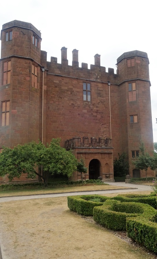 Kenilworth_Castle_Leicester_Gatehouse
