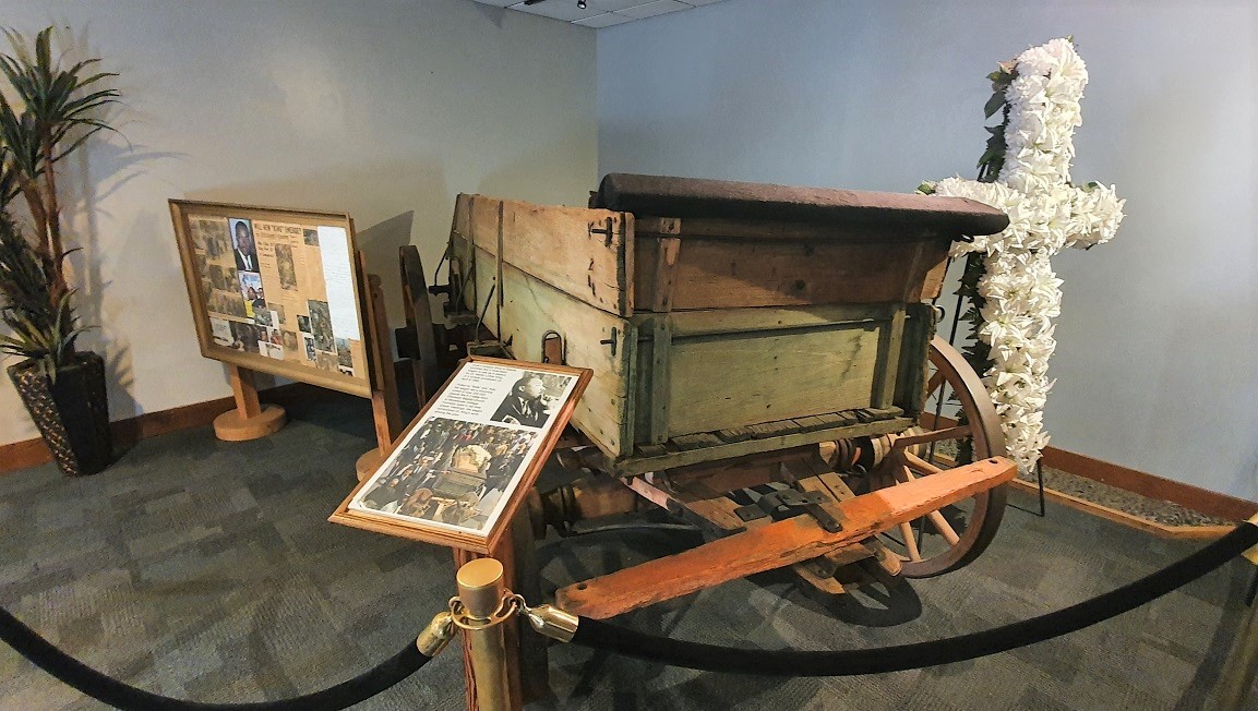 King_Center_Coffin_Cart