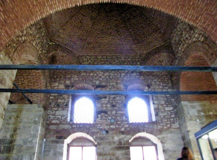 Kitchen_Interior_TopKapi_Palace