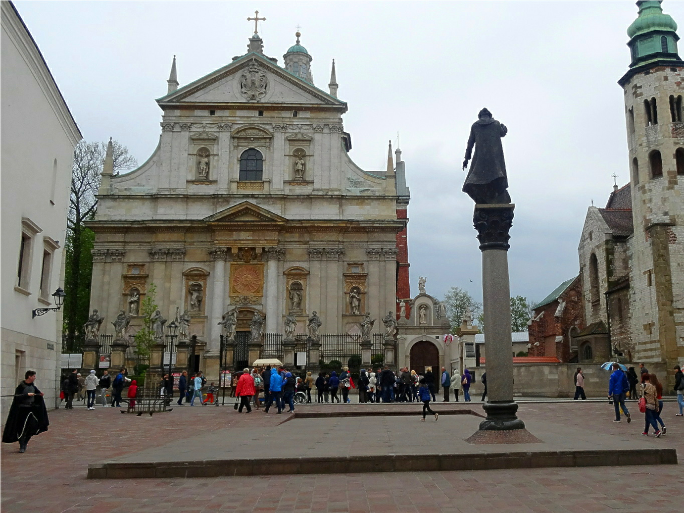 famous-historic-buildings-archaeological-site-in-poland