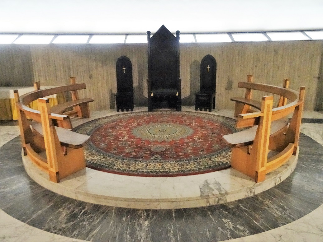 La_Spezia_Cathedral_Biships_chair