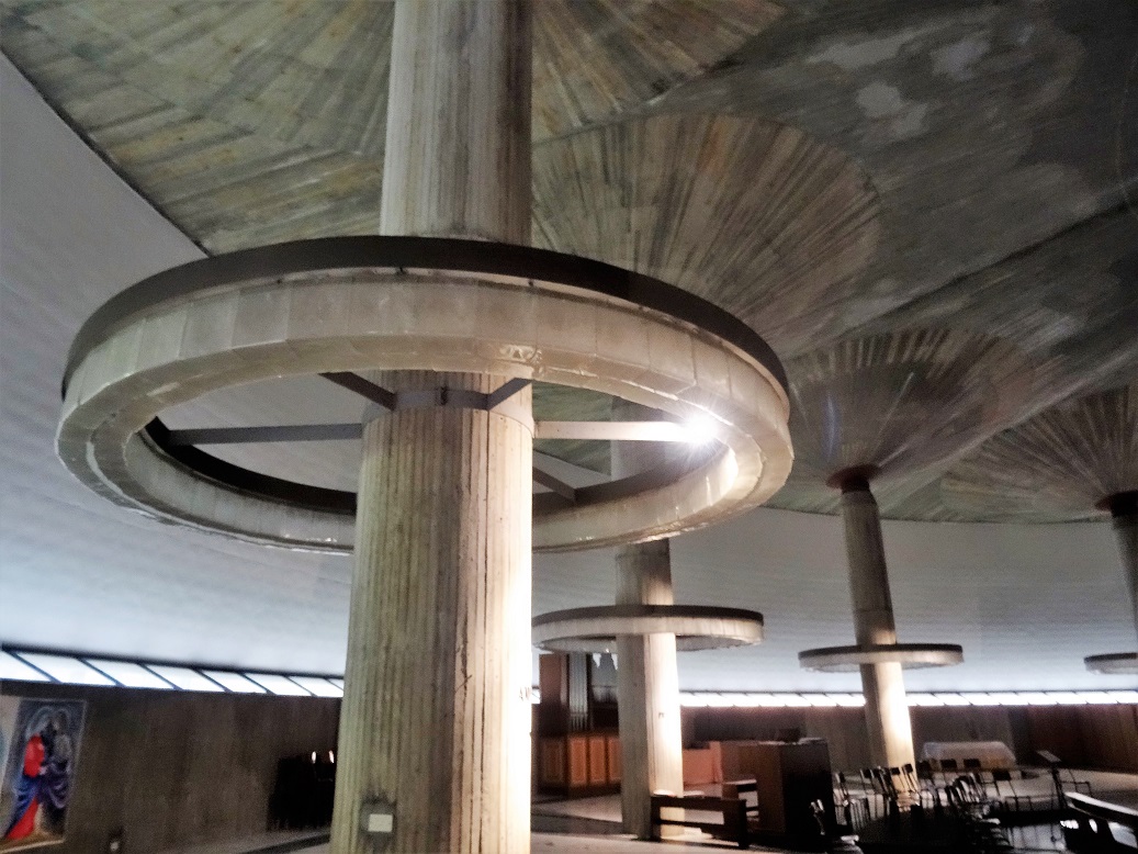 La_Spezia_Cathedral_Column La_Spezia_Cathedral_Column