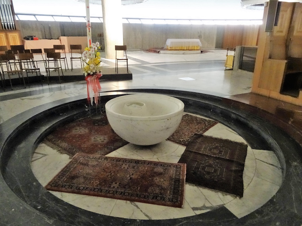 La_Spezia_Cathedral_Font La_Spezia_Cathedral_Font
