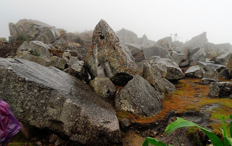 Machu_Picchu_Quarry_2