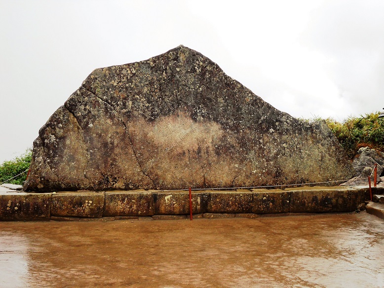 Machu_Picchu_Sacred_Rock