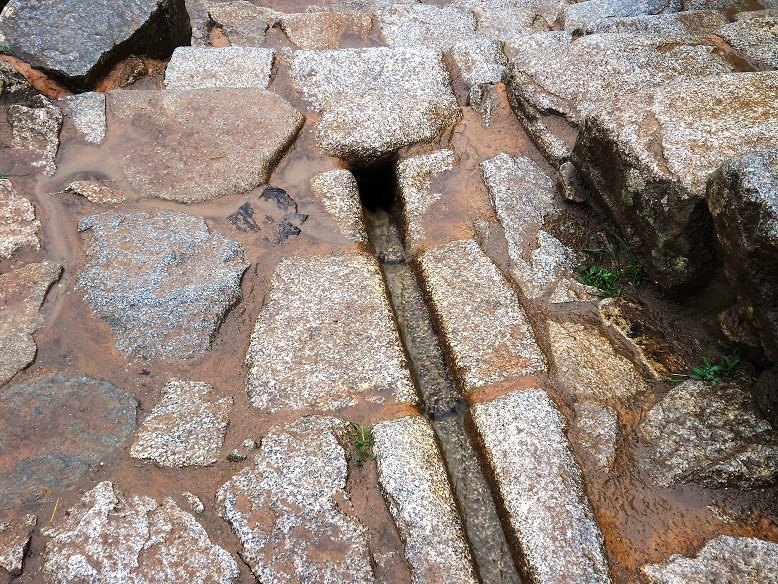 Machu_Picchu_Water_Channel