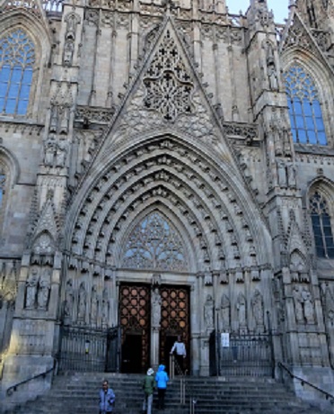 Main_Doorway_Barcelona_Cathedral