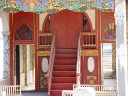 Marble_Boat_Stairs_