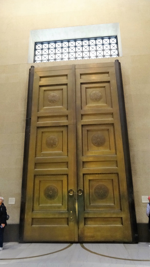 Nashville_Parthenon_Doors