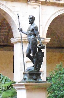 Neptune_Statue