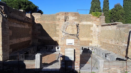 Ostia_Latrines_
