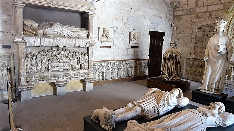Palace_of_the_Popes_North_Sacristy_2