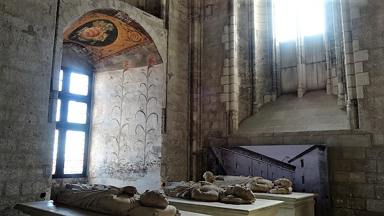 Palace_of_the_Popes_South_Sacristy
