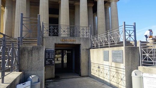Parthenon_Entrance