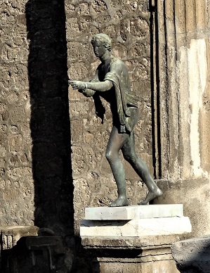 Pompeii_Staue_of_Apollo