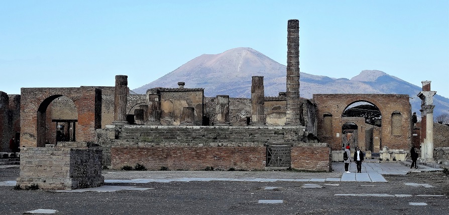 Pompeii_Temple_of_Jupiter