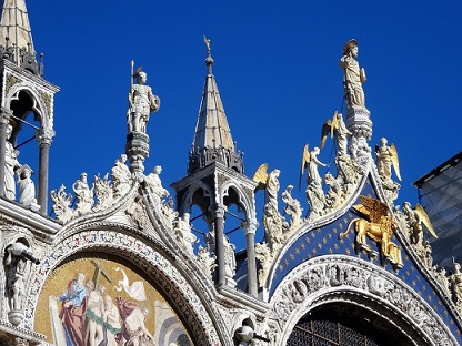 Roof_Statues_St_Marks_Basilica2