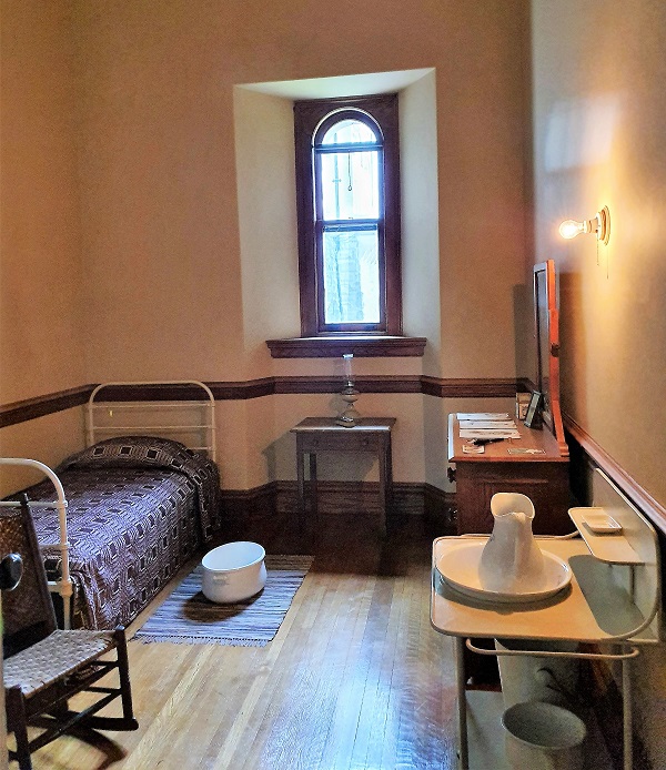 Servants_Room_Biltmore_House