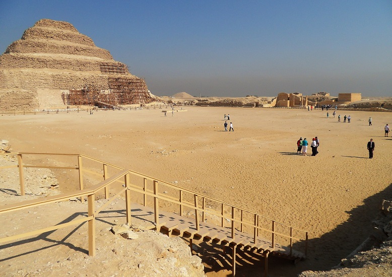 Step_Pyramid_South_Court