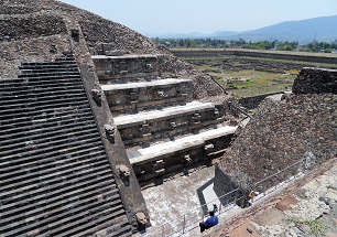 Teotihuacan_Feathered_Serpent