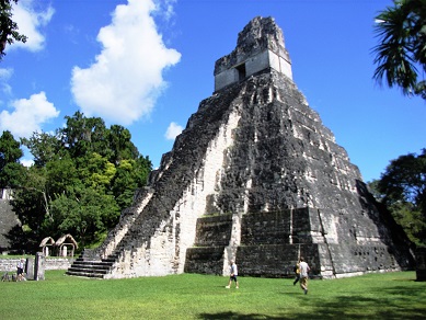 Tikal_Temple_I_Side