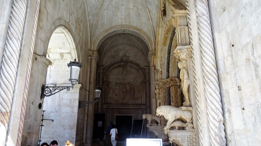 Trogir_Cathedral_Vestibule_Entrance