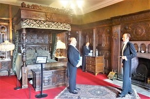 Warwick_Castle_Bedroom