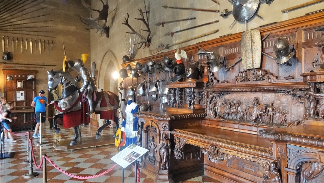 Warwick_Castle_Great_Hall